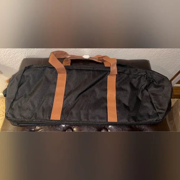 Black and tan travel bag - Picture 2 of 12